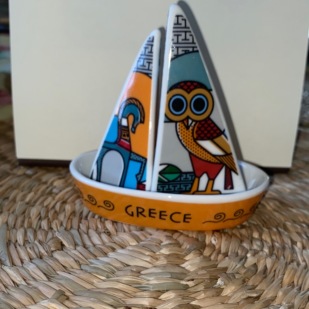 Trojan salt and pepper shaker porcelain
